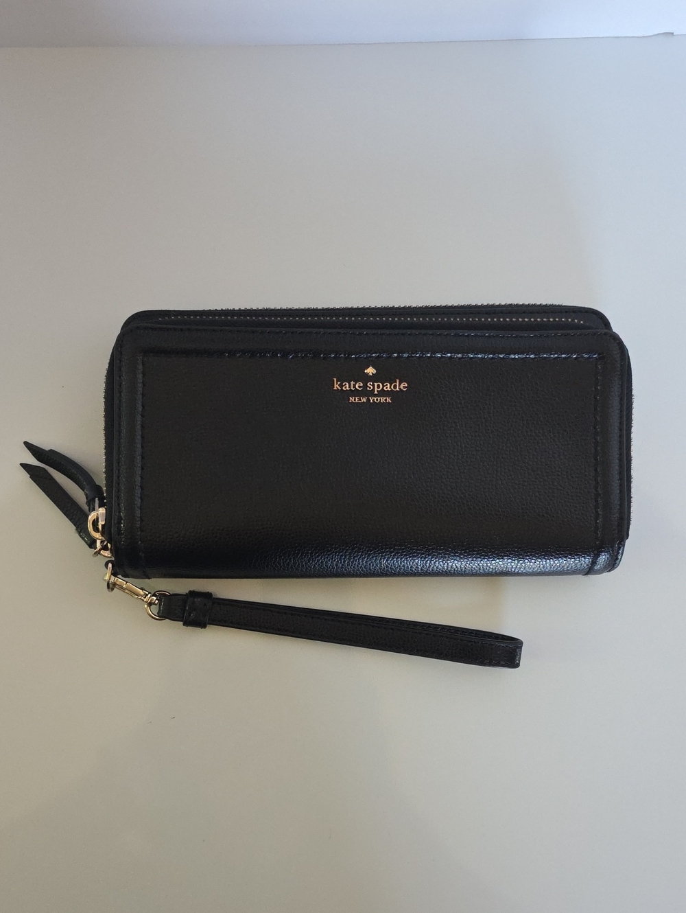 kate spade Black Leather Zip-Around Wristlet